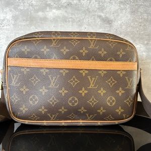 SOLD. Vintage Louis Vuitton reporter